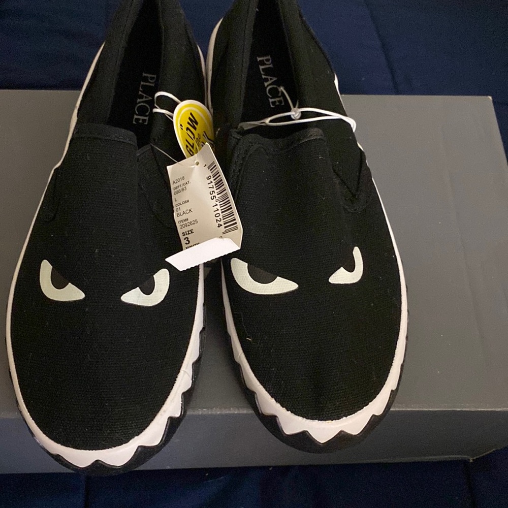 Childrens Place Glow in the dark Youth slipper sneakers